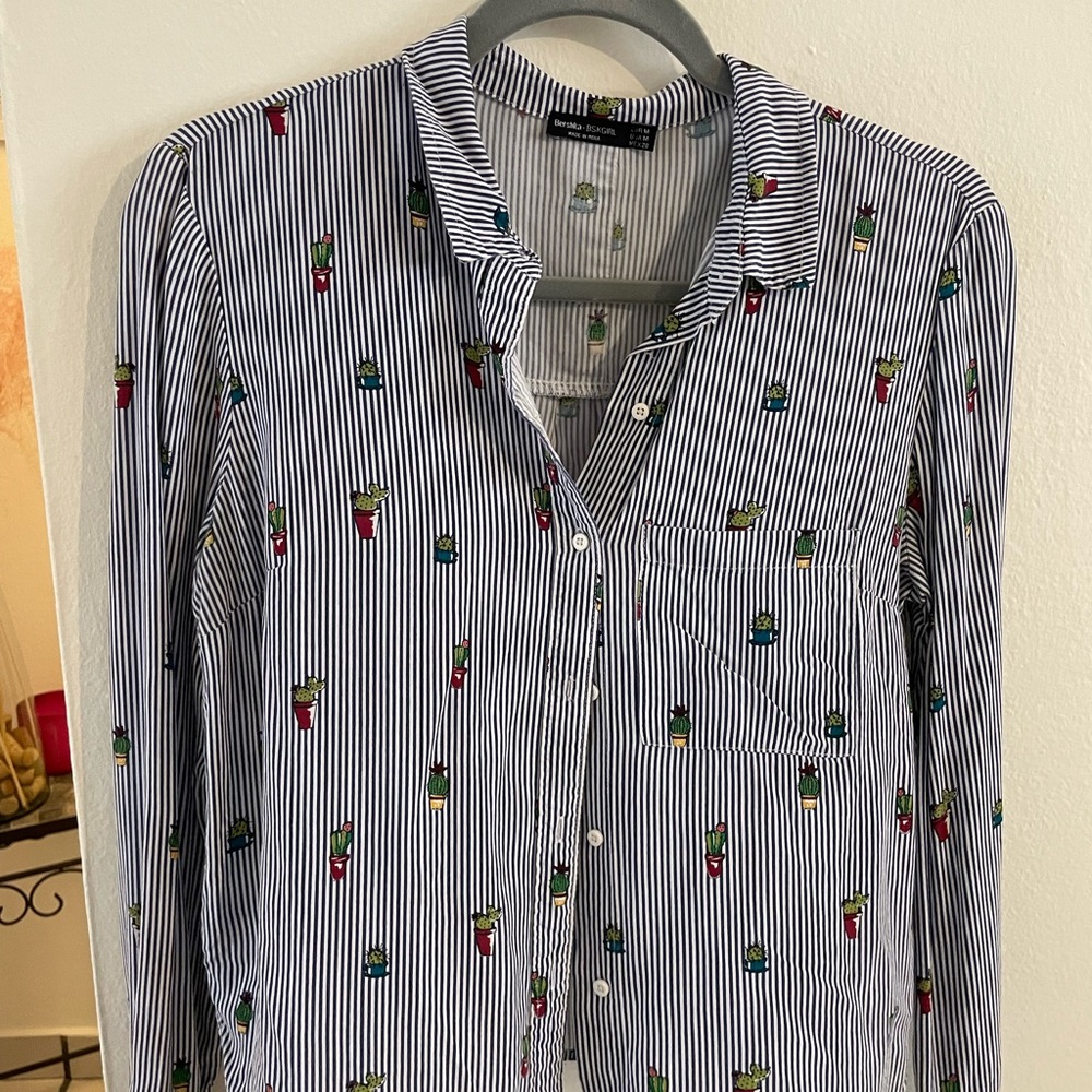 Cute button down 😍